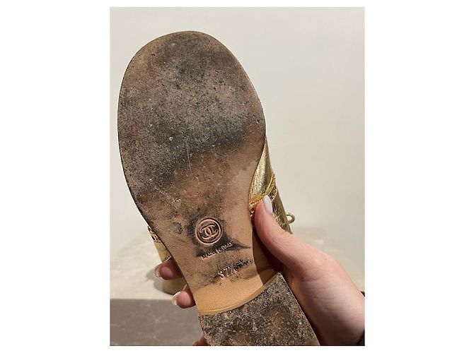 Sandali CHANEL T.EU 37.5 Pelle D'oro - vista 6