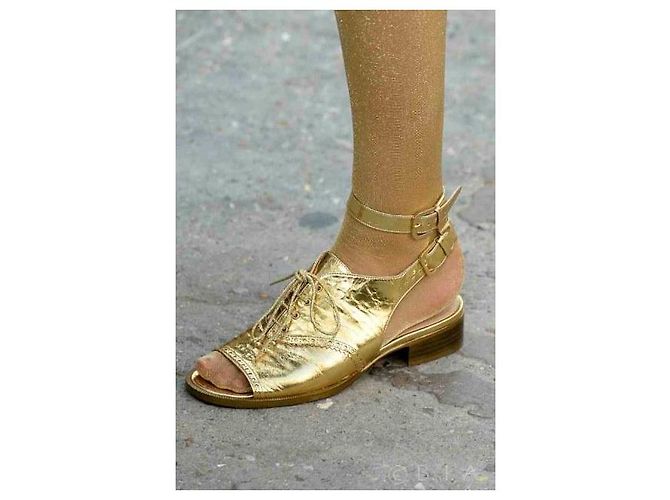 Sandali CHANEL T.EU 37.5 Pelle D'oro - vista 9