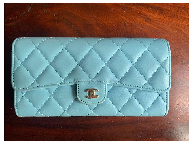 Chanel Gepolsterte Lederbörse Hellblau - Ansicht 2