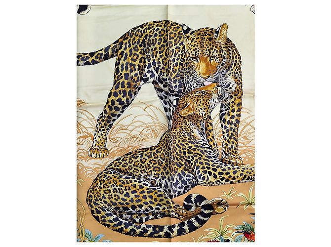 Foulard Hermès Jungle Love in seta giallo - vista 3
