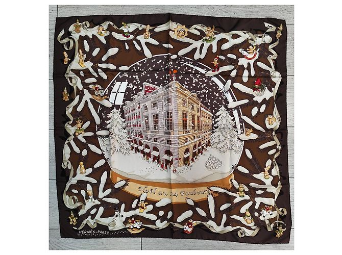 Hermès Quadrato 90 Natale al 24 Faubourg in seta marrone scuro - vista 2