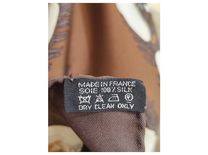 Hermès Quadrato 90 Natale al 24 Faubourg in seta marrone scuro - vista 6