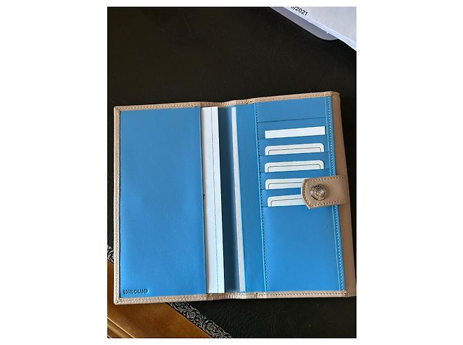 rare two-tone wallet from Longchamp Eggshell - view 3
