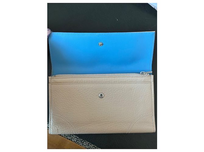 rare two-tone wallet from Longchamp Eggshell - view 4