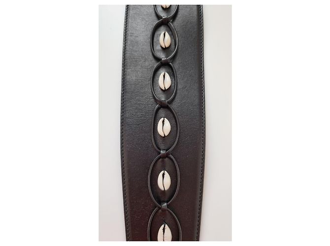 Alaïa Schwarzer Ledergürtel von Alaia mit Kaurischalen - Ansicht 11