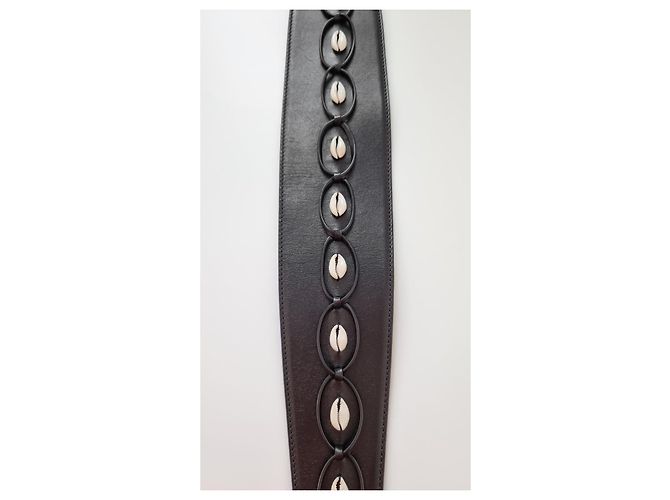 Alaïa Schwarzer Ledergürtel von Alaia mit Kaurischalen - Ansicht 12