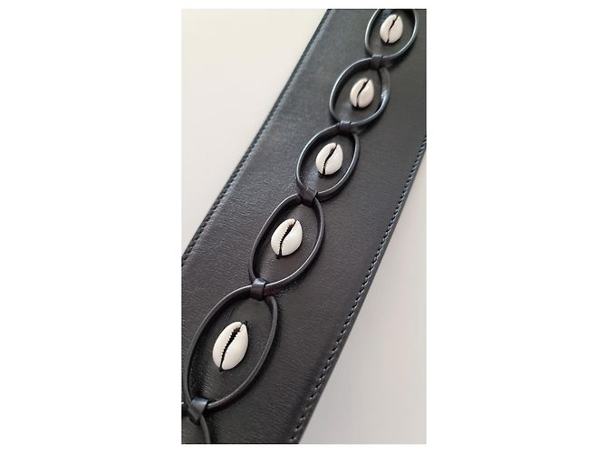 Alaïa Schwarzer Ledergürtel von Alaia mit Kaurischalen - Ansicht 13
