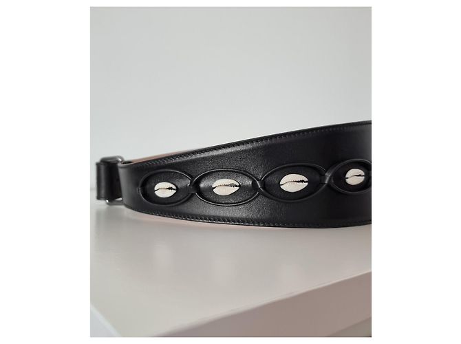 Alaïa Schwarzer Ledergürtel von Alaia mit Kaurischalen - Ansicht 18
