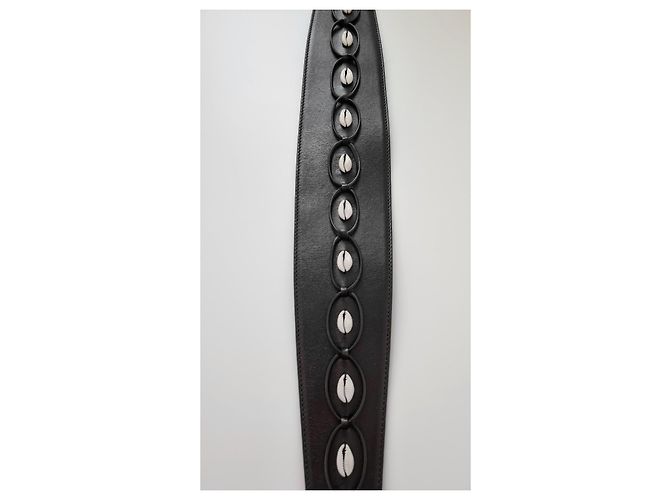 Alaïa Schwarzer Ledergürtel von Alaia mit Kaurischalen - Ansicht 3