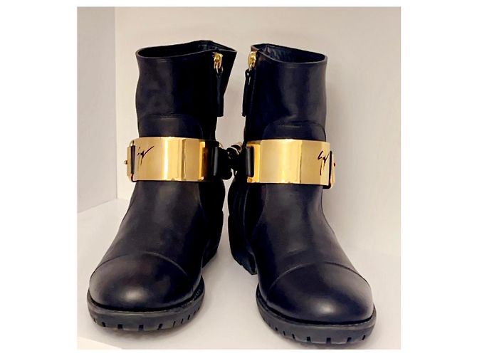 Stivali da biker Brooke di Giuseppe Zanotti Nero Gold hardware - vista 17