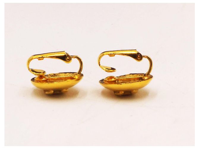 Orecchini vintage Chanel con bottoni martellati Gold hardware - vista 9