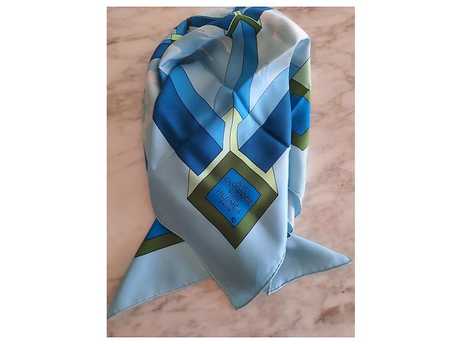 Bufanda Hermès titulada 'Perspectiva' 90 cm - Estado cercano a Nuevo Azul - vista 8