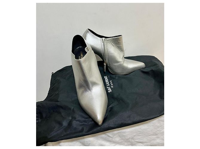 Saint Laurent Silberne Stiletto-Ankle-Boots SL Lou - Ansicht 2