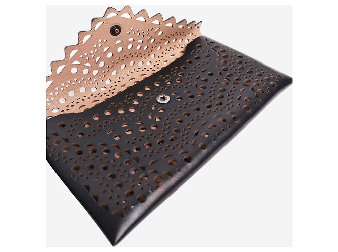 Alaïa Cartera cortada a láser negra - vista 4