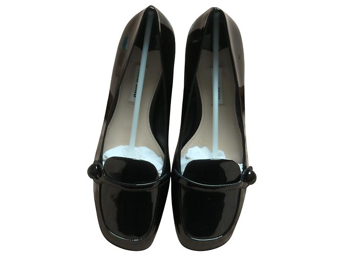 Schwarze Lackschuhe von Miu Miu - Ansicht 3