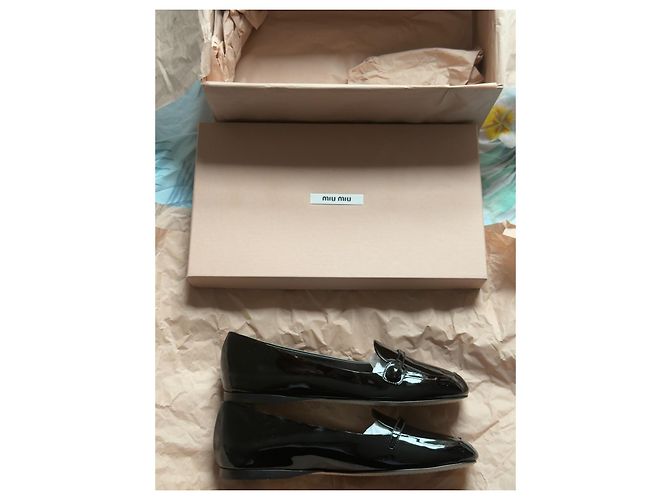 Schwarze Lackschuhe von Miu Miu - Ansicht 8