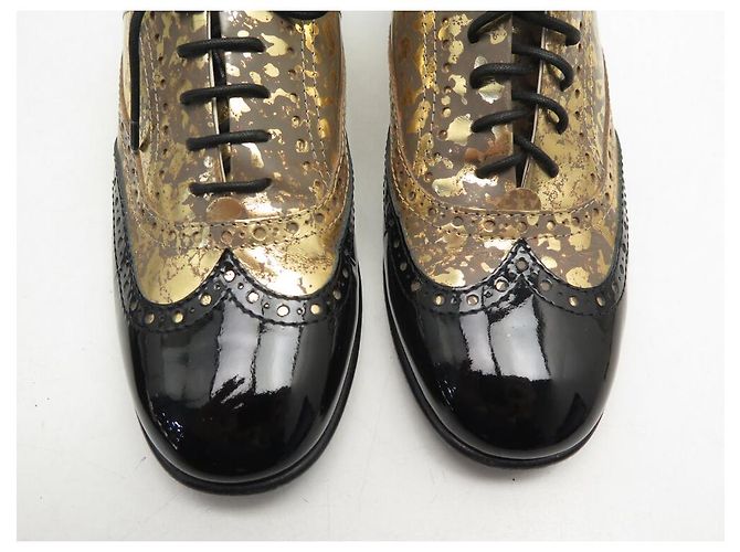 SCARPE CHANEL G31213 RICHELIEU 38 IN PELLE LUCIDA D'ORO E NERA - vista 4