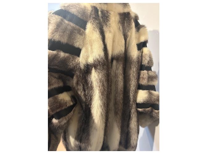 Autre Marque Abrigo de visón gris con detalles en cuero negro Talla 42 - vista 10