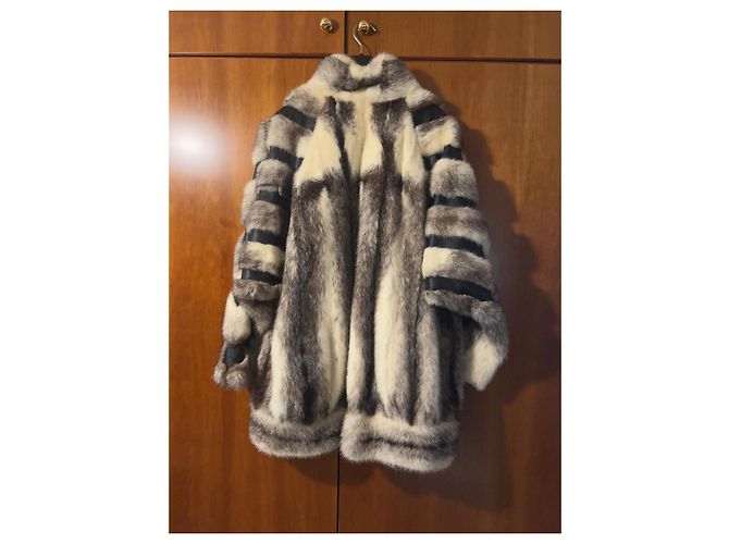 Autre Marque Abrigo de visón gris con detalles en cuero negro Talla 42 - vista 2