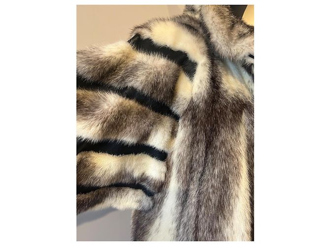 Autre Marque Abrigo de visón gris con detalles en cuero negro Talla 42 - vista 9