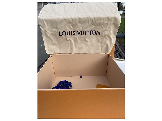 Louis Vuitton Montsouris Rucksack Monogram Empreinte Leder Schwarz - Ansicht 2