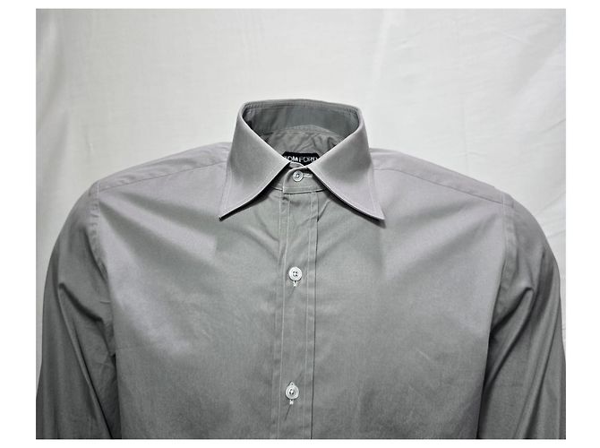 Camisa de manga longa com botão Tom Ford em algodão cinza - vista 10