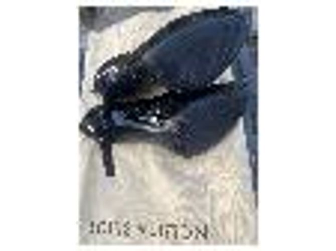 Décolleté Louis Vuitton in vernice nera con lucchetto dorato Nero - vista 11