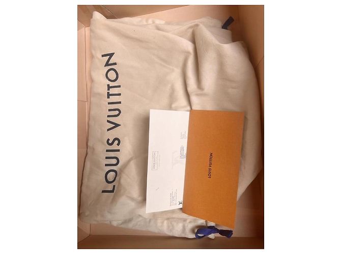 Abbesses Sac Louis Vuitton keepall 50 édition limitée Rouge - vue 4