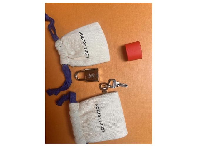 Abbesses Sac Louis Vuitton keepall 50 édition limitée Rouge - vue 5