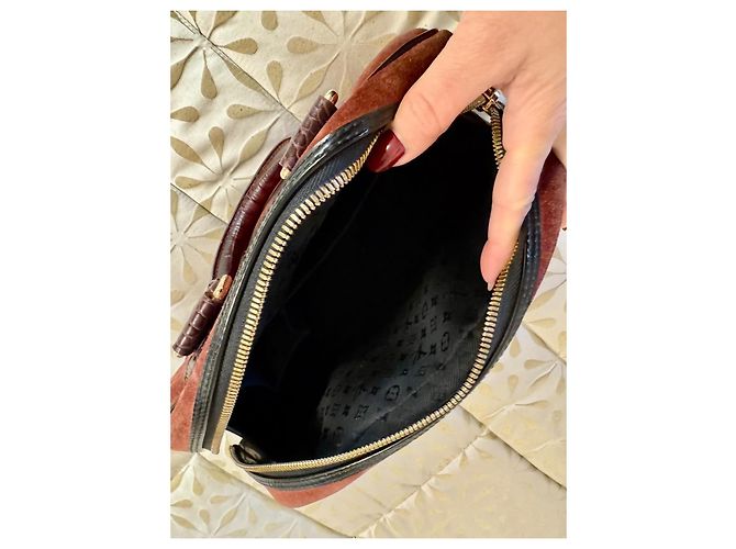 Borsa Louis Vuitton in pelle di cervo rosso scuro Bordò - vista 12