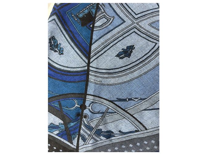 Écharpe Hermès "Washington's Carriage" en triangle géant Noir Gris Bleu Marine - vue 3