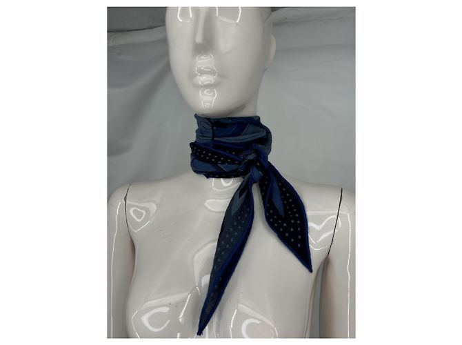 Écharpe Hermès "Washington's Carriage" en triangle géant Noir Gris Bleu Marine - vue 5