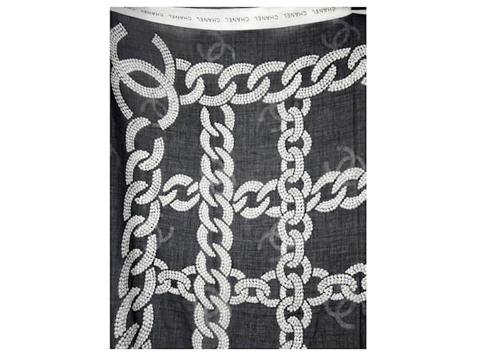 Sciarpa Chanel logo CC in cashmere e seta nero bianco grigio - vista 4