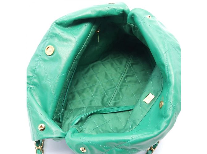 Chanel 22 Tote Bag aus grünem Leder - Ansicht 4