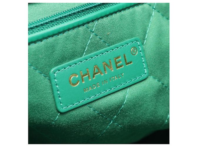 Chanel 22 Tote Bag aus grünem Leder - Ansicht 5