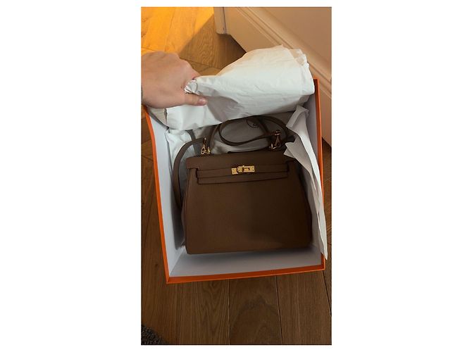 Borsa Hermès Kelly 25 in pelle Togo nocciola Marrone chiaro Marrone scuro Cammello - vista 2