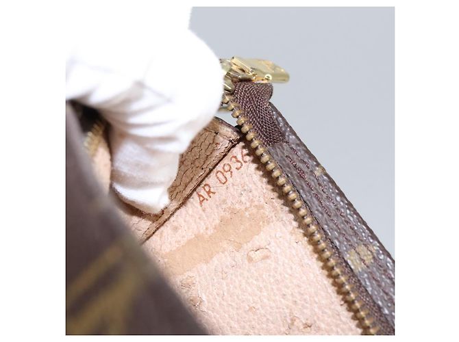 LOUIS VUITTON Monogram Bucket GM Pouch Accessory Pouch LV Auth fm4037 - view 12