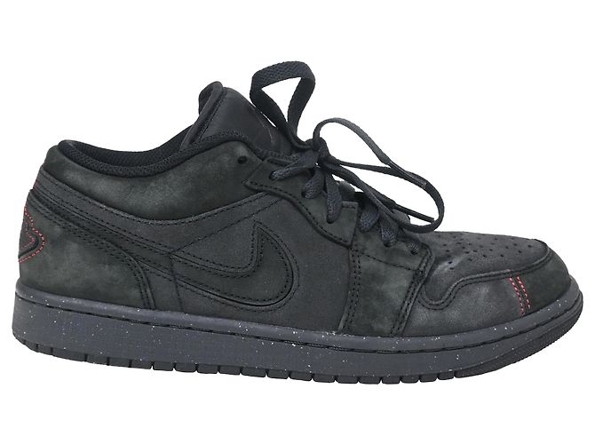 Tênis Nike Air Jordan 1 Low SE Craft em couro preto - vista 2