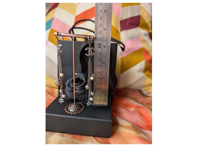 Chanel Orecchini logo CC A11P BHW Catena classica lunga perla cristallo scatola Nero - vista 12
