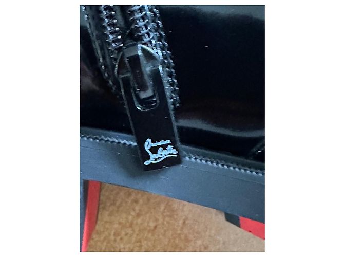 Christian Louboutin Moc Booty Stivaletti in vernice nero 38 - vista 6