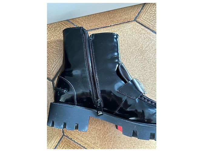 Christian Louboutin Moc Booty Stivaletti in vernice nero 38 - vista 9