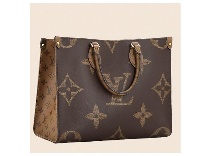 Louis Vuitton OnTheGo Tote Reverse Monogram Giant MM Marrone - vista 3