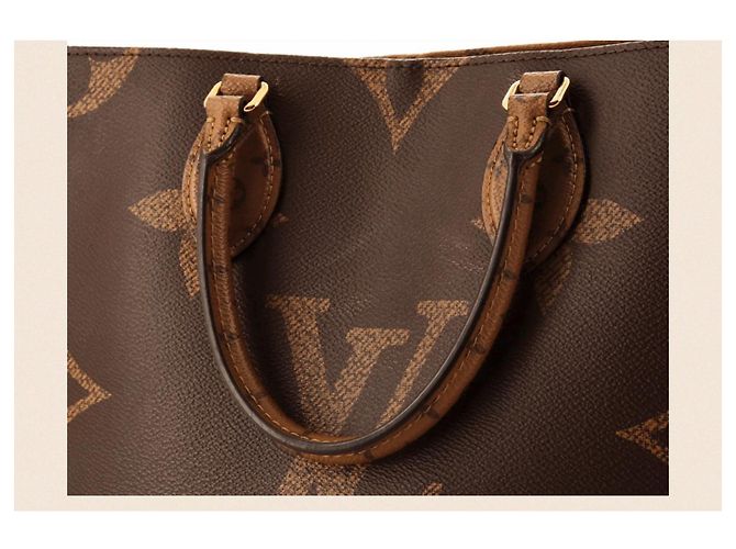 Louis Vuitton OnTheGo Tote Reverse Monogram Giant MM Marrone - vista 7