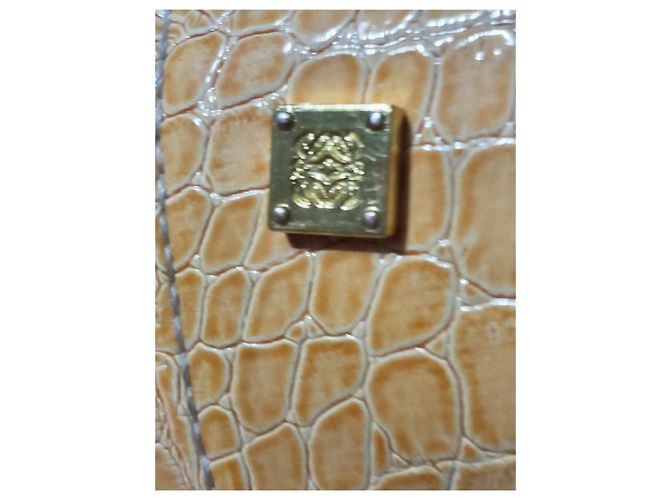 Borsa Loewe Amazona in pelle effetto coccodrillo gialla Giallo - vista 12