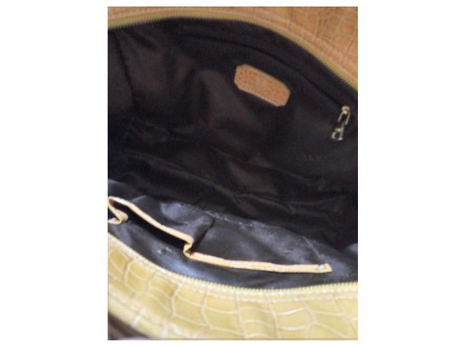 Borsa Loewe Amazona in pelle effetto coccodrillo gialla Giallo - vista 4