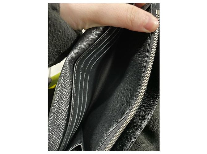 Cartera larga Sarah Louis Vuitton en cuero Epi negro - vista 12