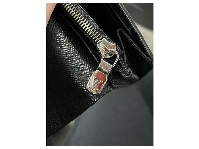 Cartera larga Sarah Louis Vuitton en cuero Epi negro - vista 13