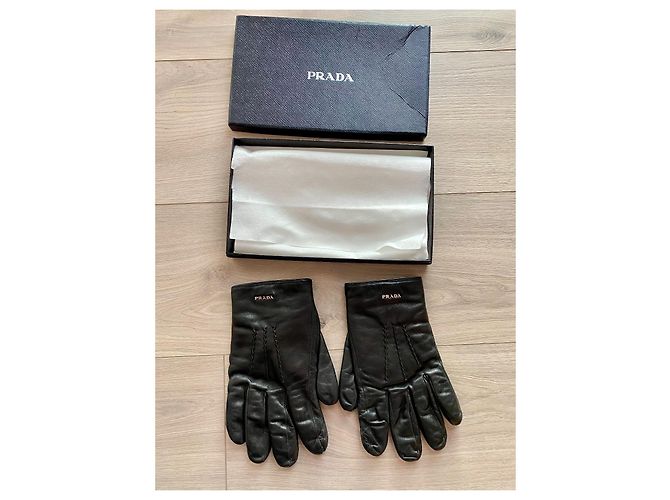 Prada Handschuhe aus schwarzem Lammleder - Ansicht 6