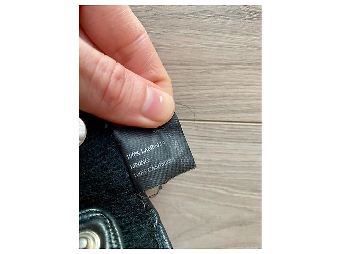 Prada Handschuhe aus schwarzem Lammleder - Ansicht 7