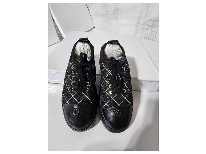 Chanel 2018 Interlocking CC Logo Sneakers Schwarz/Silber Größe 37 Silber Hardware - Ansicht 3